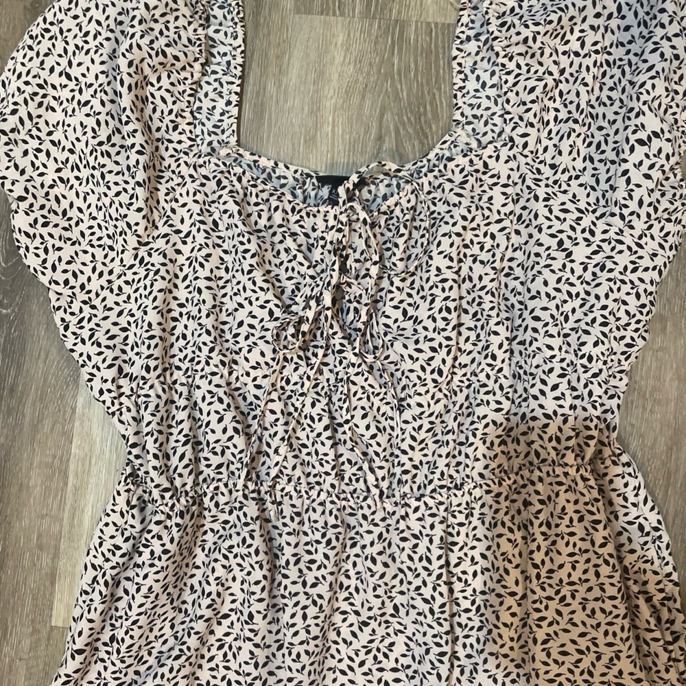 Who What Wear Blush & Black tiny leaf print midi dress